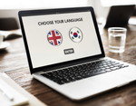 韓国の国旗が表示されたノートパソコン。現在、韓国で人気の検索キーワードです。