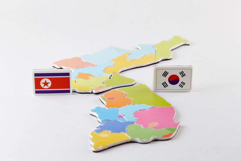 国旗のある韓国の地図。