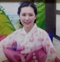 康 眞姫 先生