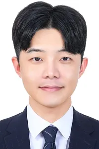 李 東真 先生