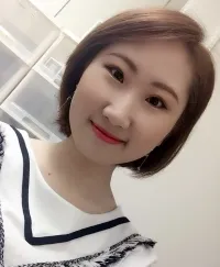 イ ユナ先生